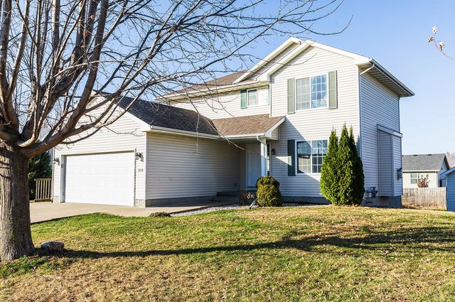 2905 SE Stone Ridge Street, Grimes, IA 50111