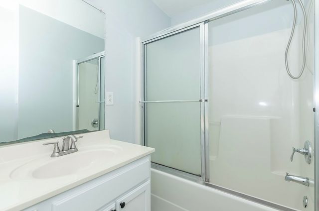 2905 SE Stone Ridge Street, Grimes, IA 50111