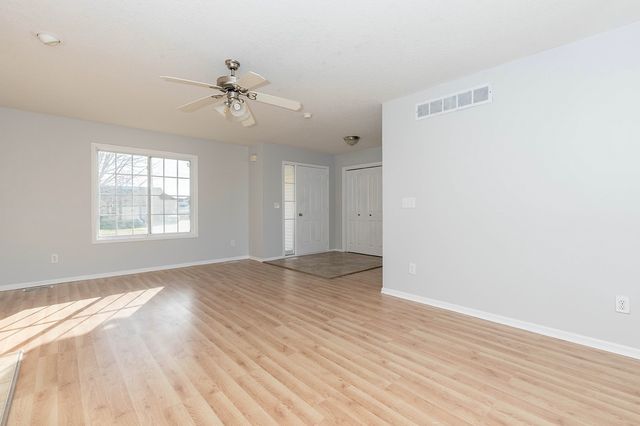 2905 SE Stone Ridge Street, Grimes, IA 50111