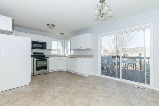 2905 SE Stone Ridge Street, Grimes, IA 50111