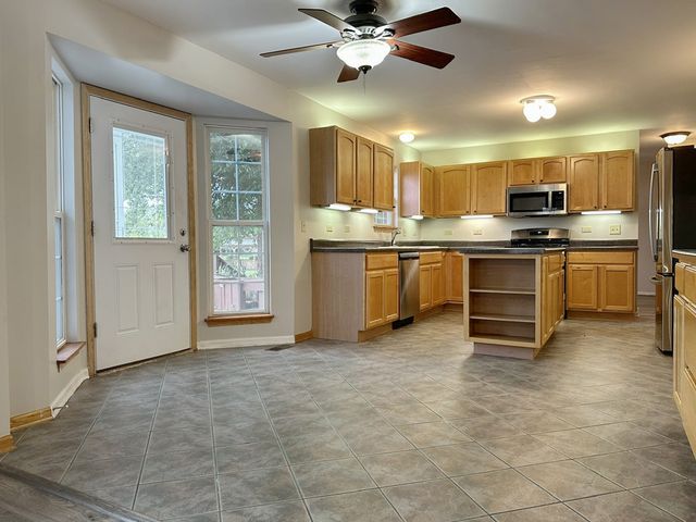 1907 Ridge Moor Drive, Plainfield, IL 60586