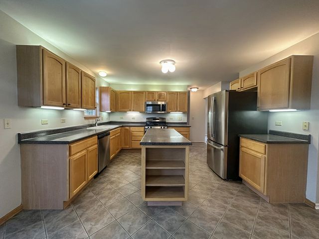 1907 Ridge Moor Drive, Plainfield, IL 60586