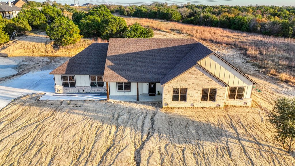 505 Hackamore Court, Weatherford, TX 76088