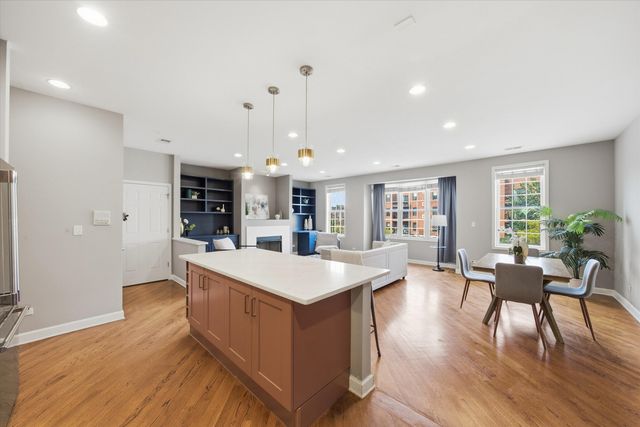 2035 W Division Street 3, Chicago, IL 60622