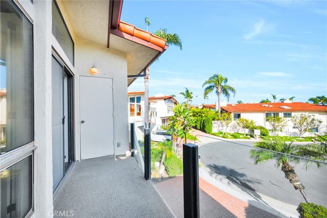 32701 Via Palacio, Rancho Palos Verdes, CA 90275