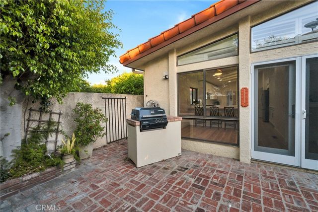 32701 Via Palacio, Rancho Palos Verdes, CA 90275