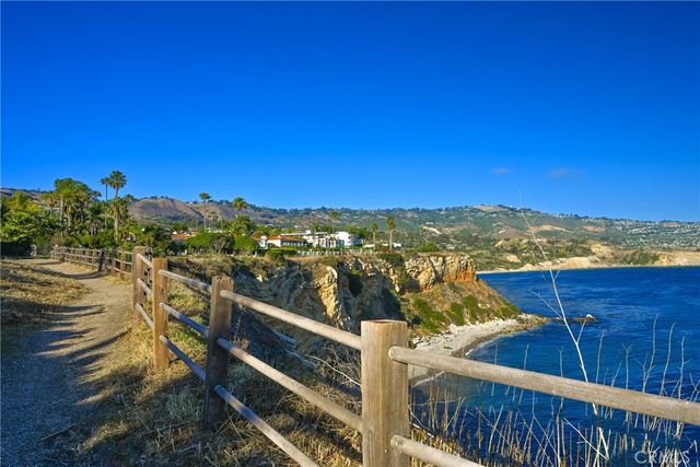32701 Via Palacio, Rancho Palos Verdes, CA 90275