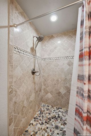 239 colt trl, Natalia, TX 78059