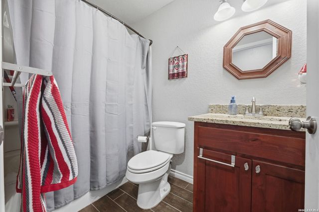 239 colt trl, Natalia, TX 78059