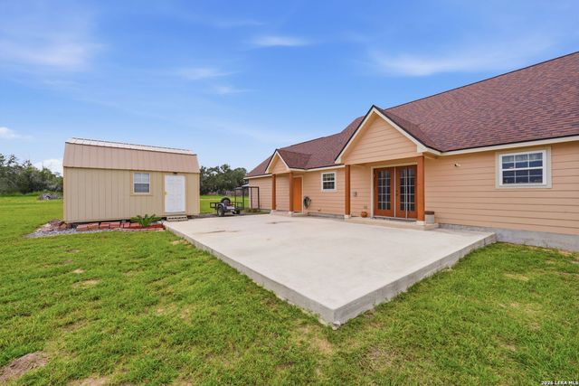 239 colt trl, Natalia, TX 78059