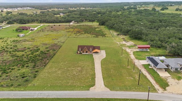 239 colt trl, Natalia, TX 78059