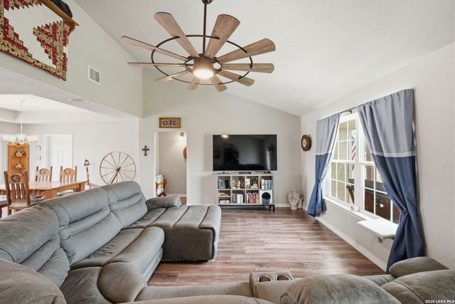 239 colt trl, Natalia, TX 78059