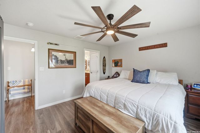 239 colt trl, Natalia, TX 78059