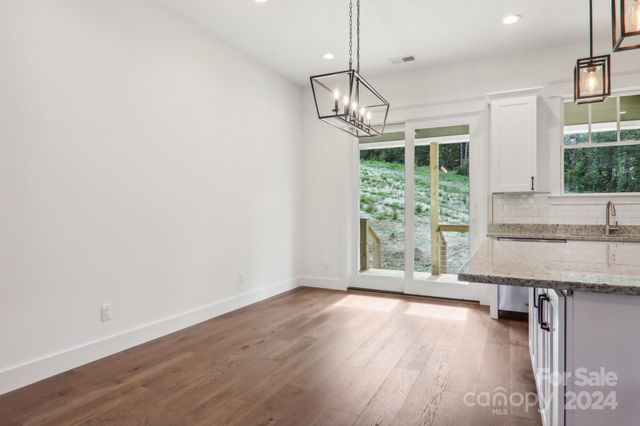 62 Maple Knoll Drive, Hendersonville, NC 28792