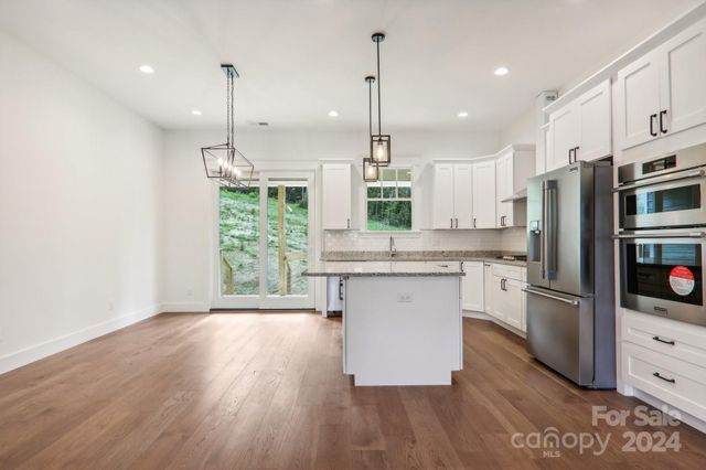 62 Maple Knoll Drive, Hendersonville, NC 28792