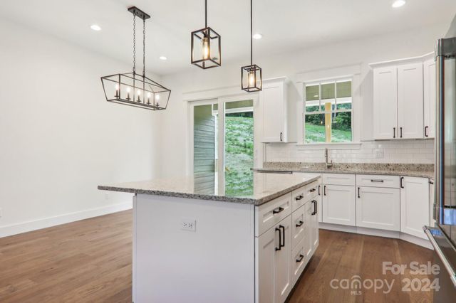 62 Maple Knoll Drive, Hendersonville, NC 28792