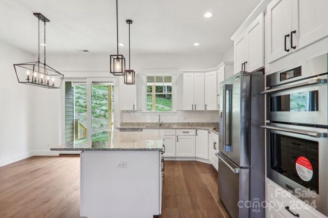 62 Maple Knoll Drive, Hendersonville, NC 28792