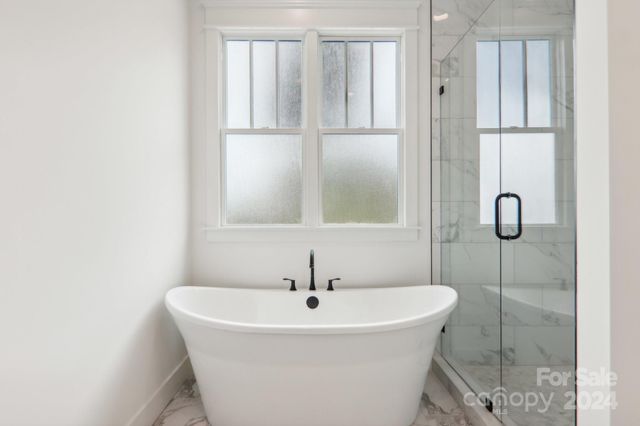 62 Maple Knoll Drive, Hendersonville, NC 28792