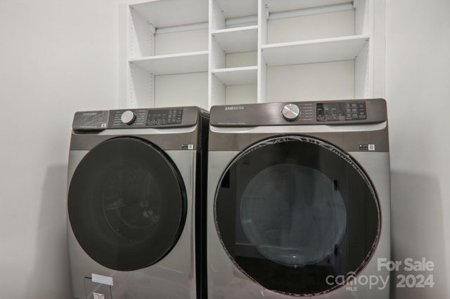 62 Maple Knoll Drive, Hendersonville, NC 28792