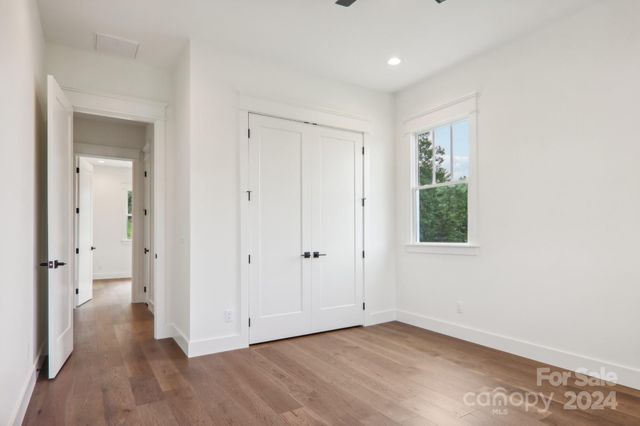 62 Maple Knoll Drive, Hendersonville, NC 28792