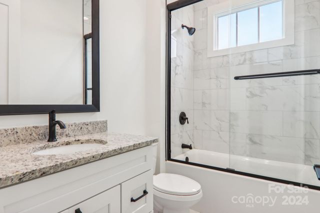 62 Maple Knoll Drive, Hendersonville, NC 28792