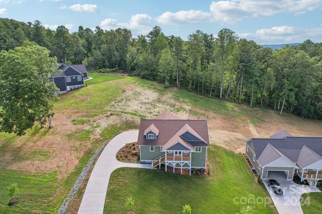 62 Maple Knoll Drive, Hendersonville, NC 28792