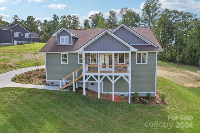 62 Maple Knoll Drive, Hendersonville, NC 28792