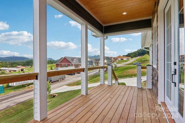 62 Maple Knoll Drive, Hendersonville, NC 28792