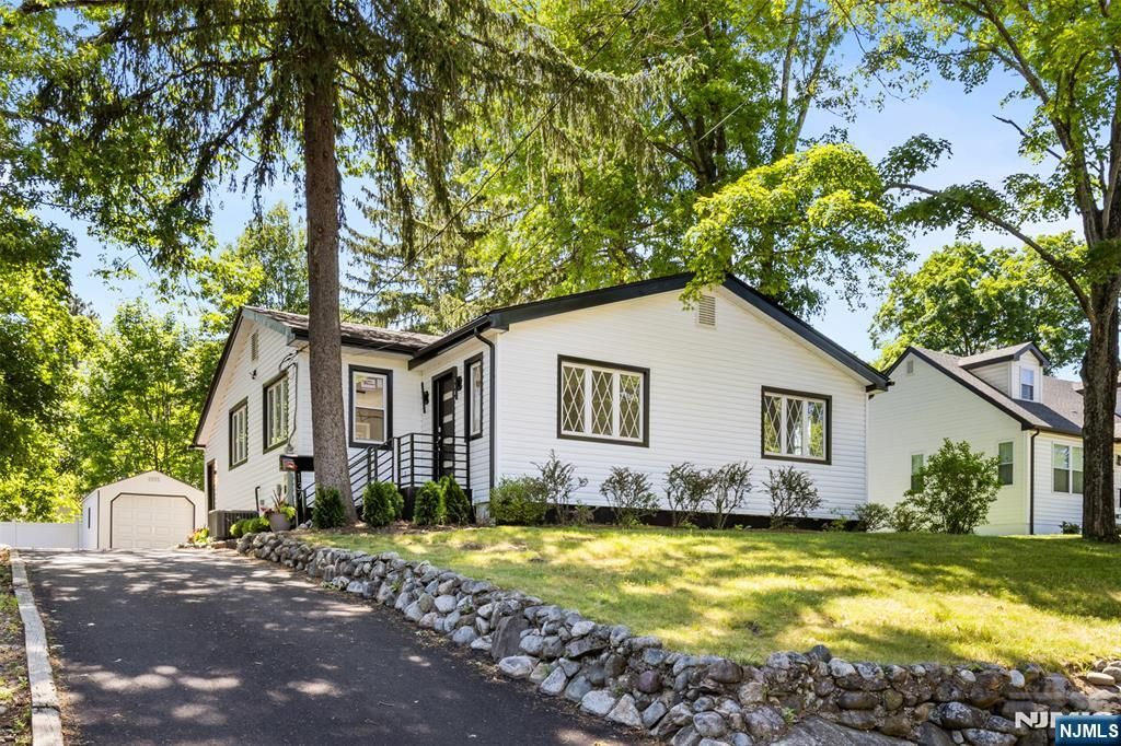 137 Myrtle Avenue, Allendale, NJ 07401