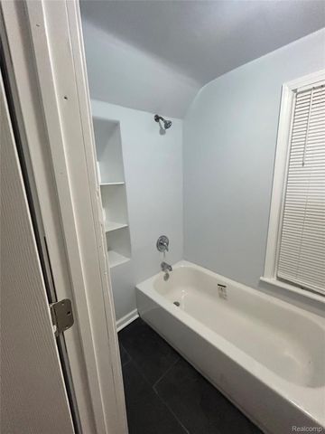 6242 Frontenac Street, Detroit, MI 48211