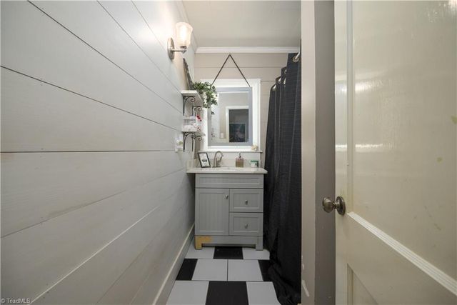 923 South Street, Mount Airy, NC 27030