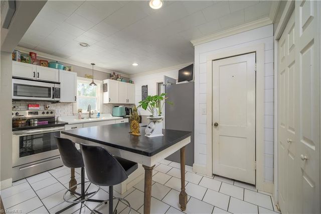923 South Street, Mount Airy, NC 27030