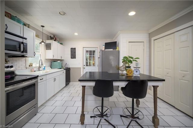 923 South Street, Mount Airy, NC 27030