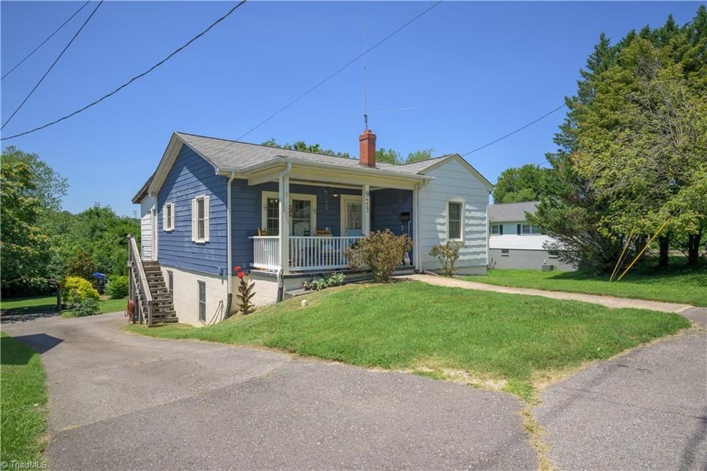 923 South Street, Mount Airy, NC 27030