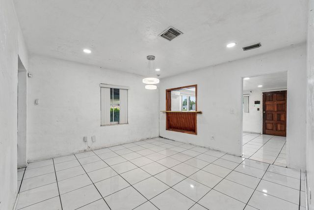 2030 NW 43rd Street, Miami, FL 33142
