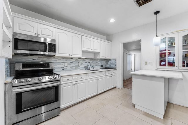2030 NW 43rd Street, Miami, FL 33142