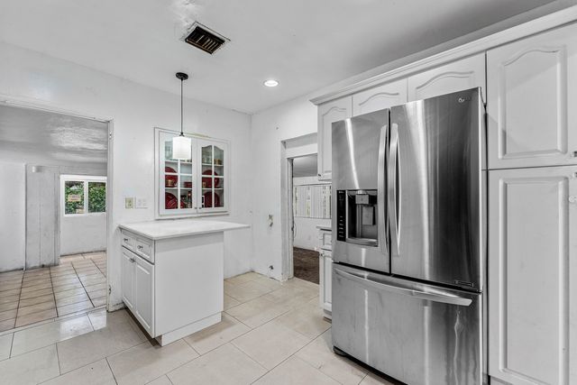 2030 NW 43rd Street, Miami, FL 33142