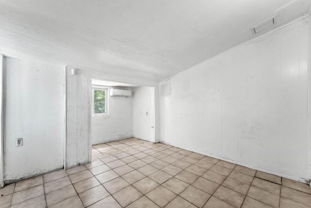 2030 NW 43rd Street, Miami, FL 33142