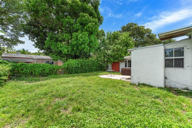 2030 NW 43rd Street, Miami, FL 33142