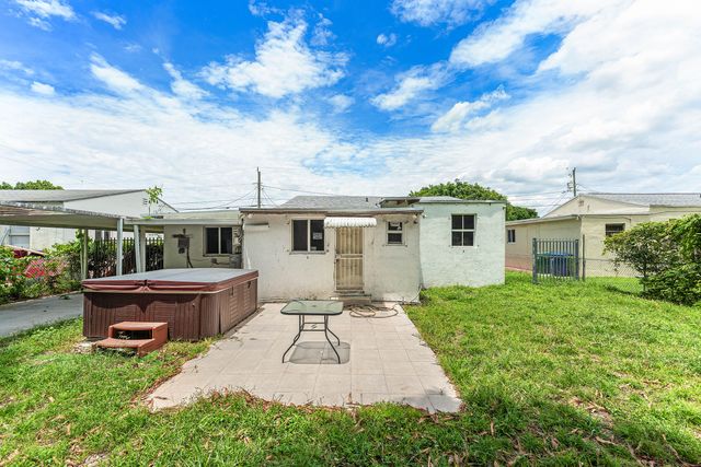 2030 NW 43rd Street, Miami, FL 33142