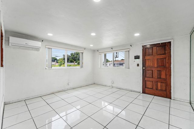 2030 NW 43rd Street, Miami, FL 33142