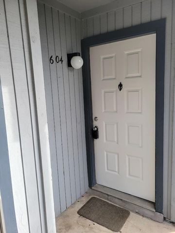 6606 De Moss Drive 604, Houston, TX 77074