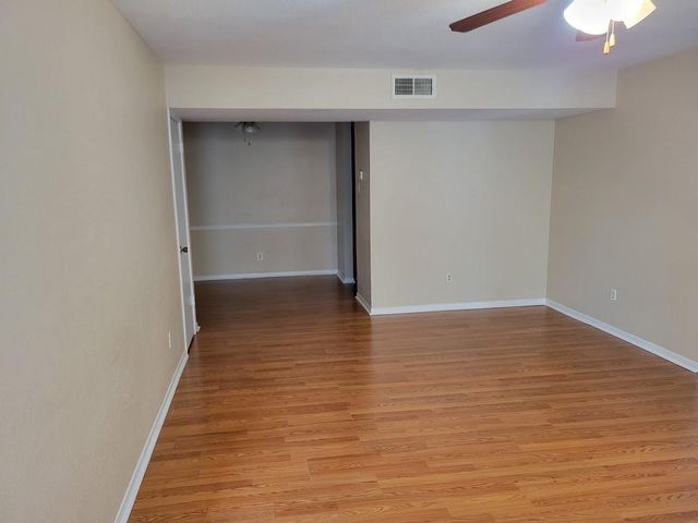 6606 De Moss Drive 604, Houston, TX 77074