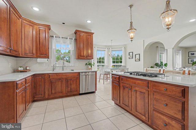 2 RIDGE DRIVE, Carlisle, PA 17015