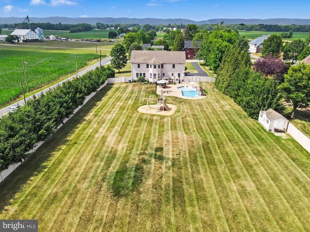 2 RIDGE DRIVE, Carlisle, PA 17015