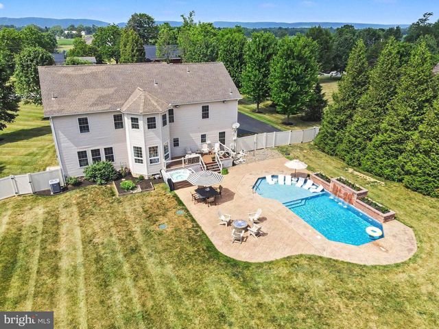 2 RIDGE DRIVE, Carlisle, PA 17015