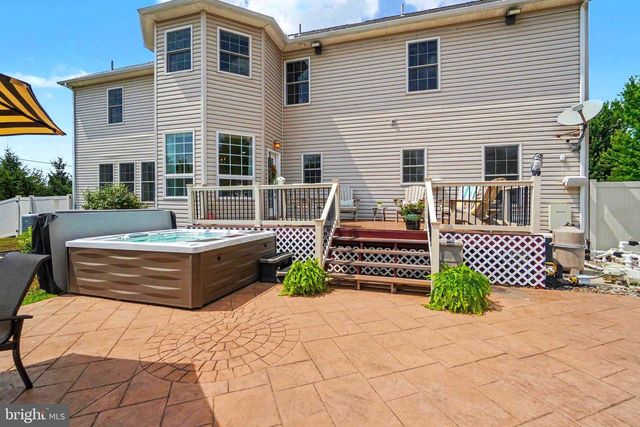 2 RIDGE DRIVE, Carlisle, PA 17015