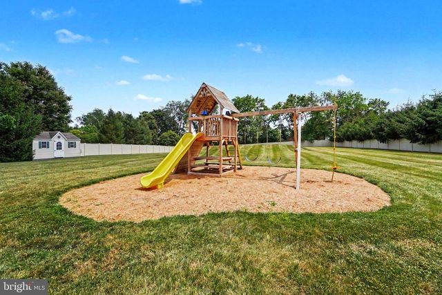 2 RIDGE DRIVE, Carlisle, PA 17015
