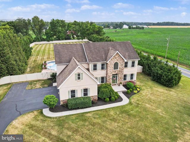 2 RIDGE DRIVE, Carlisle, PA 17015
