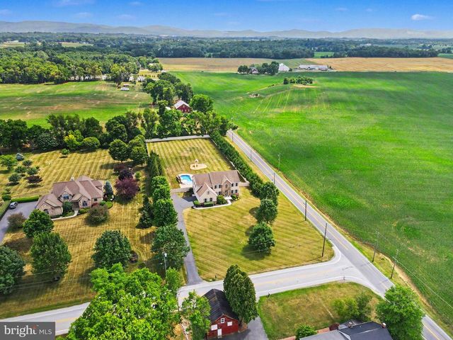 2 RIDGE DRIVE, Carlisle, PA 17015